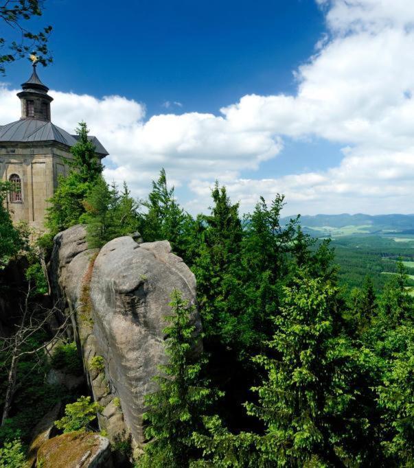 Penzion U Pesiku Cerveny Kostelec Exterior photo